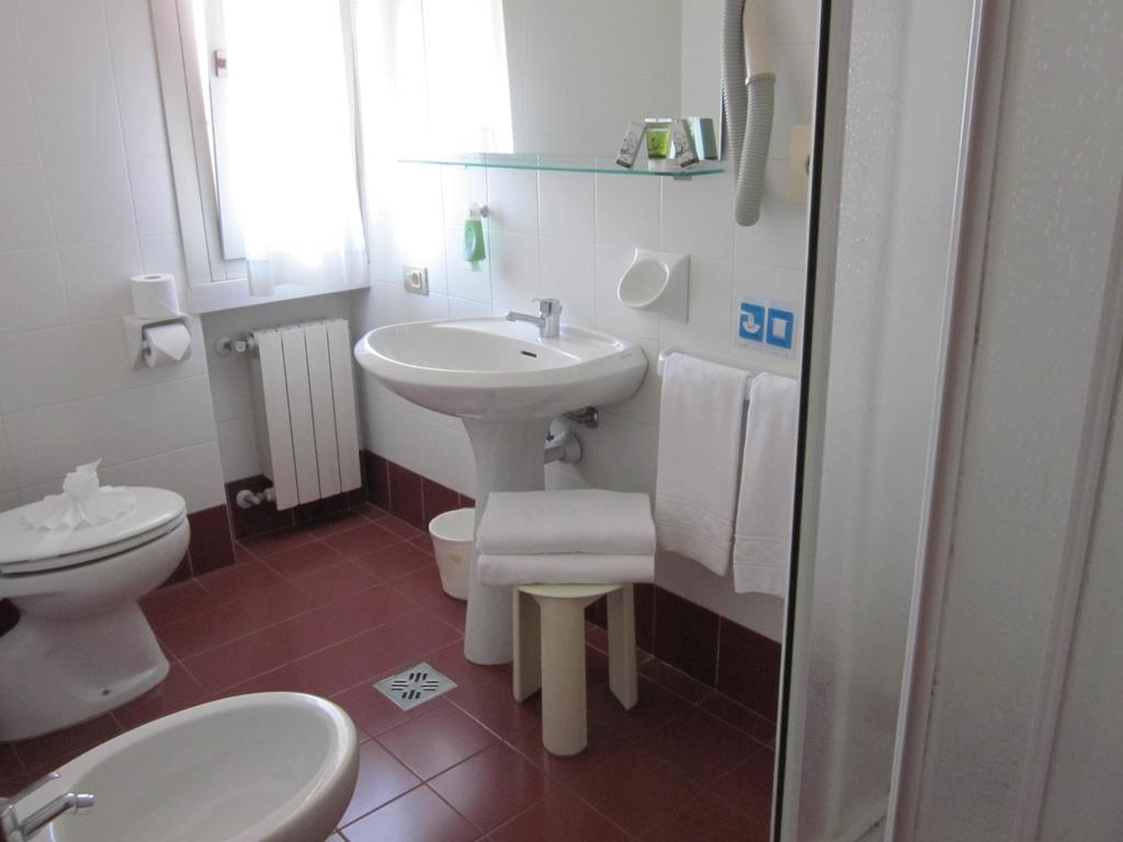 טורי דל בנקו Hotel Marina מראה חיצוני תמונה