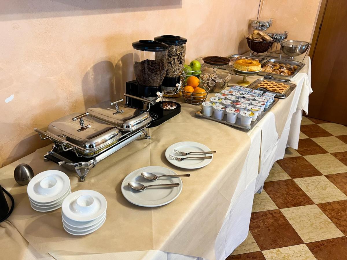 טורי דל בנקו Hotel Marina מראה חיצוני תמונה