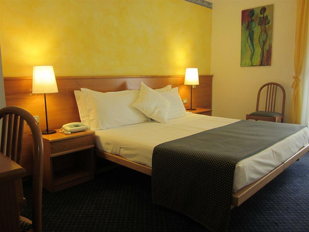 טורי דל בנקו Hotel Marina מראה חיצוני תמונה